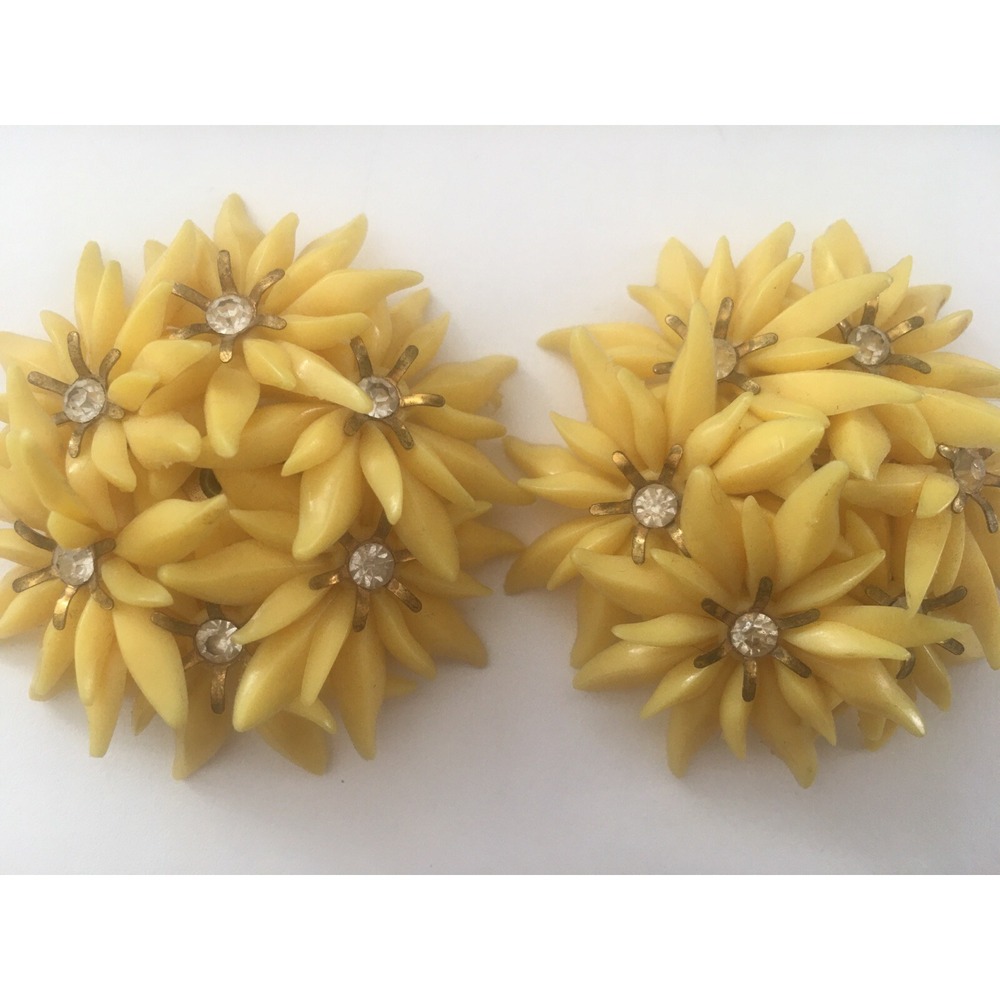 vintage poinsettia yellow lucite rhinestone cluster earrings